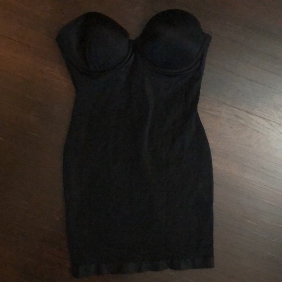 Victoria’s Secret, Black, Power Figure, Cupped Shaping Slip. 36D - Picture 4 of 5